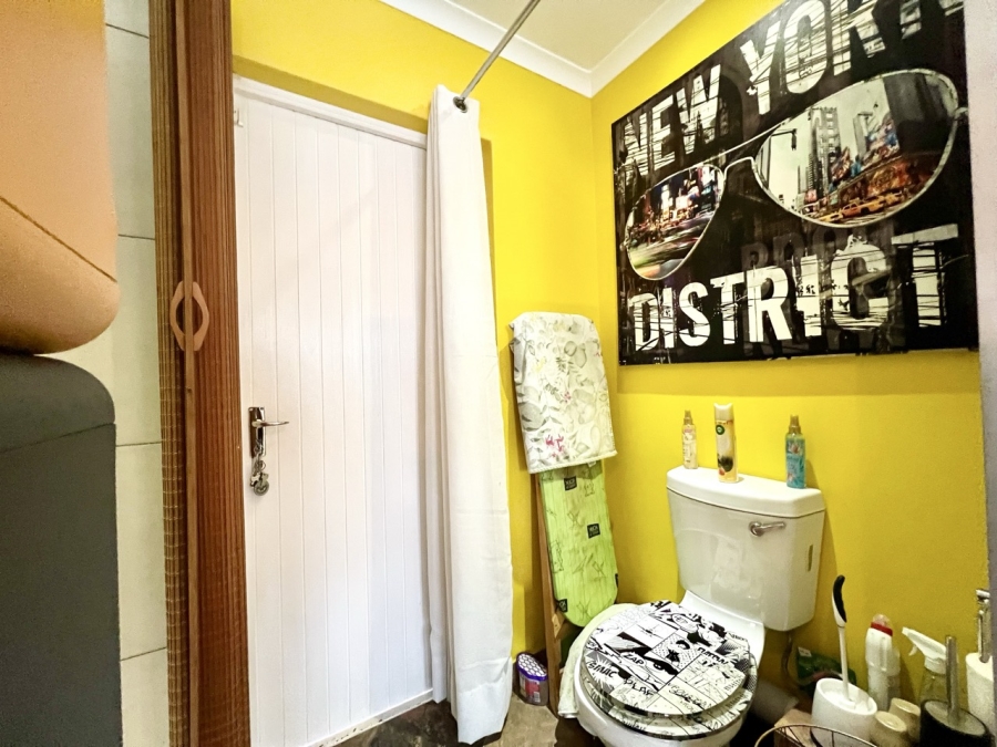 5 Bedroom Property for Sale in Parklands North Western Cape